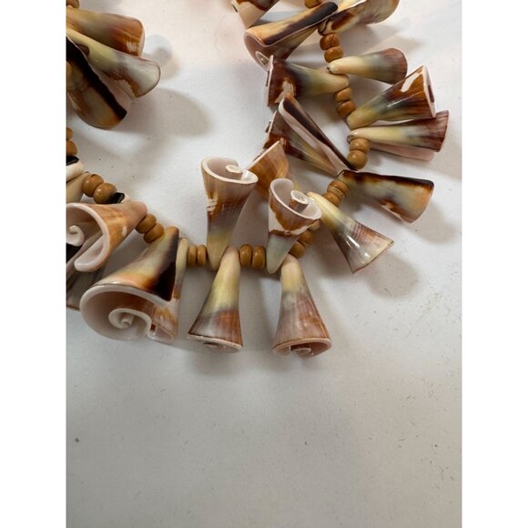 Vintage Shell Necklace With Swirl & Cone Shapes Beige & Brown Tones Barrel Clasp - Picture 11 of 16